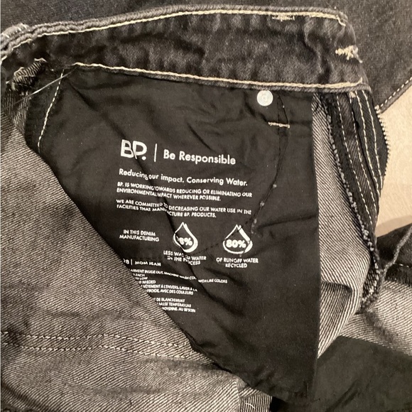 High Waist Ankle Mom Jeans - Picture 7 of 11